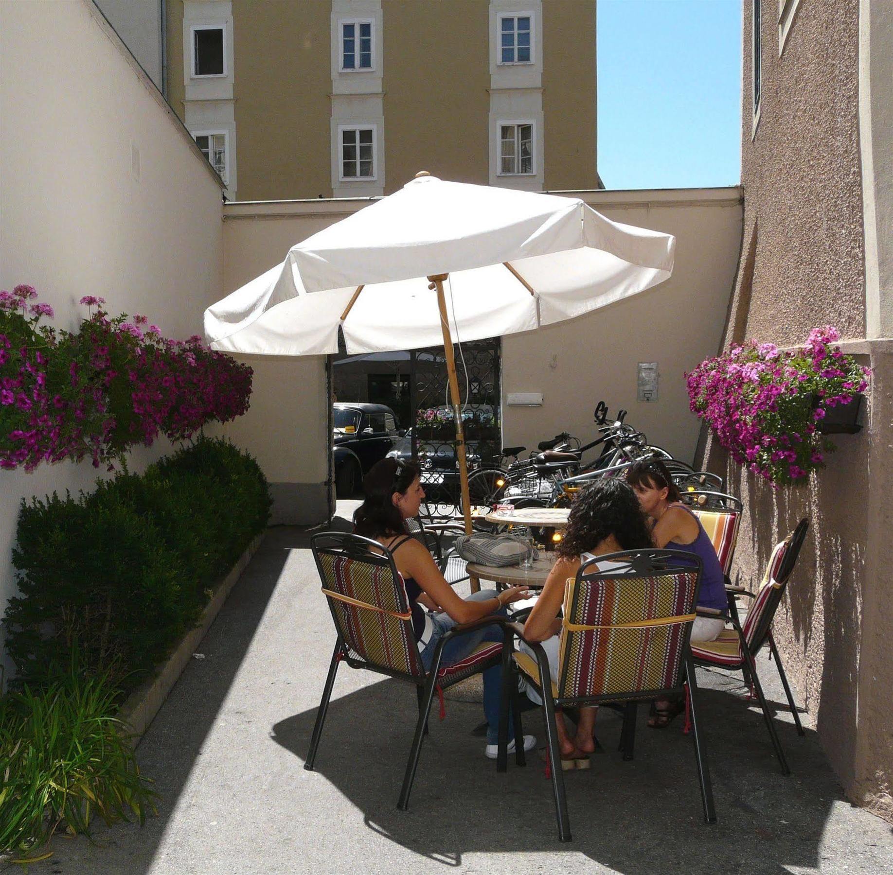 Hotel Schwarzes Roessl Salisburgo Esterno foto